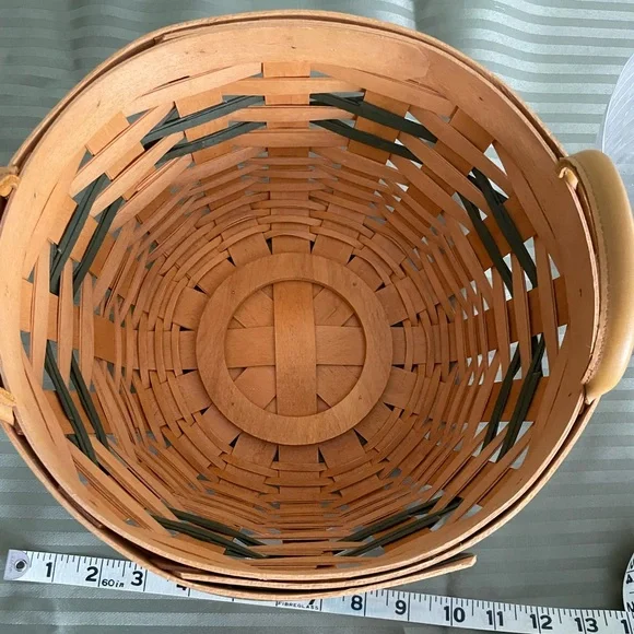 Longaberger Christmas Collection 1999 Popcorn Basket with Green Striped Liner - Picture 2 of 11